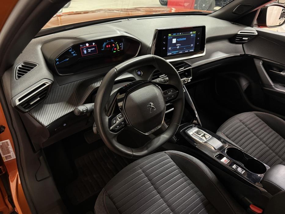 PEUGEOT e-2008 2023
