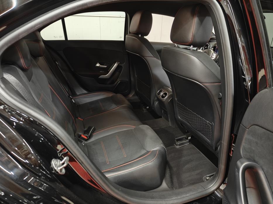 MERCEDES-BENZ A 2021