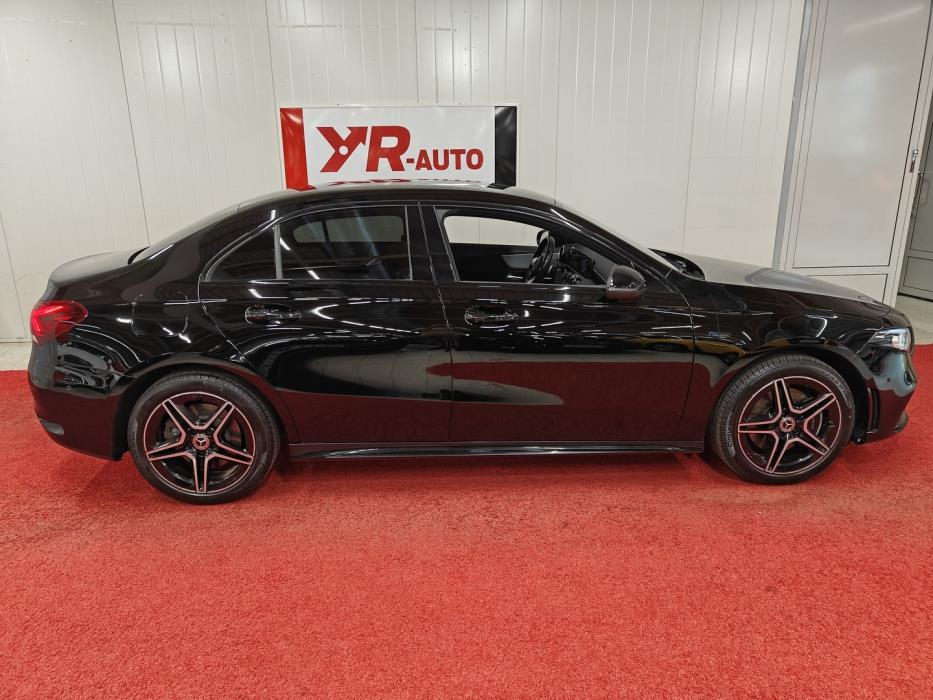 MERCEDES-BENZ A 2021