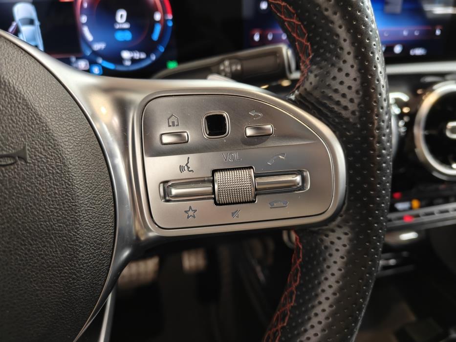 MERCEDES-BENZ A 2021