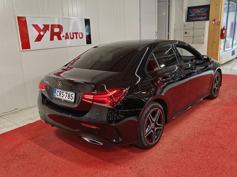 MERCEDES-BENZ A 2021