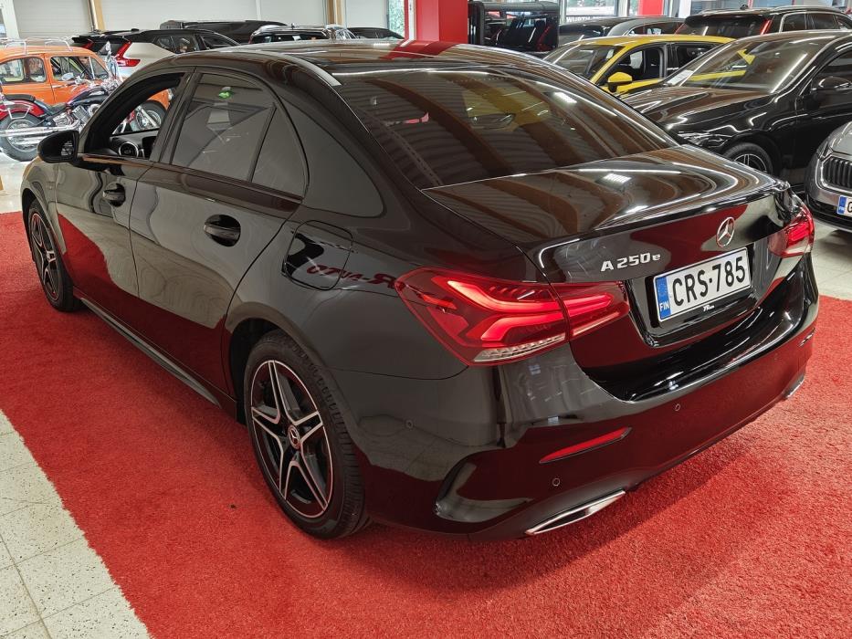 MERCEDES-BENZ A 2021