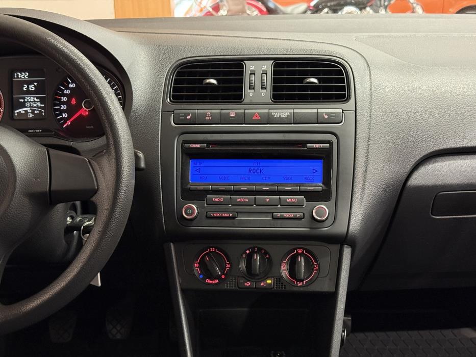 VOLKSWAGEN Polo 2009