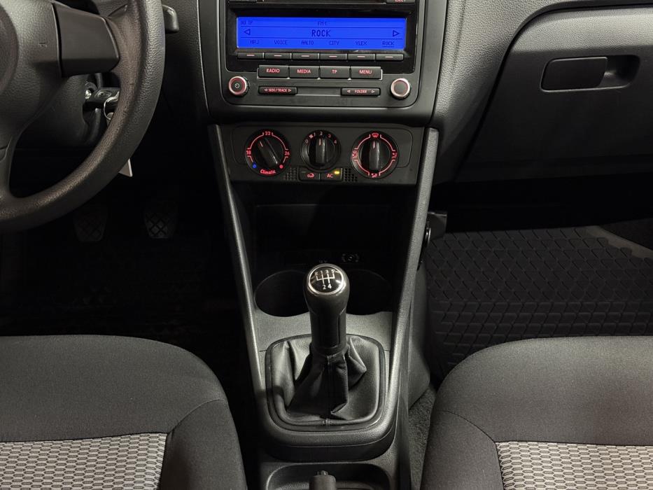 VOLKSWAGEN Polo 2009