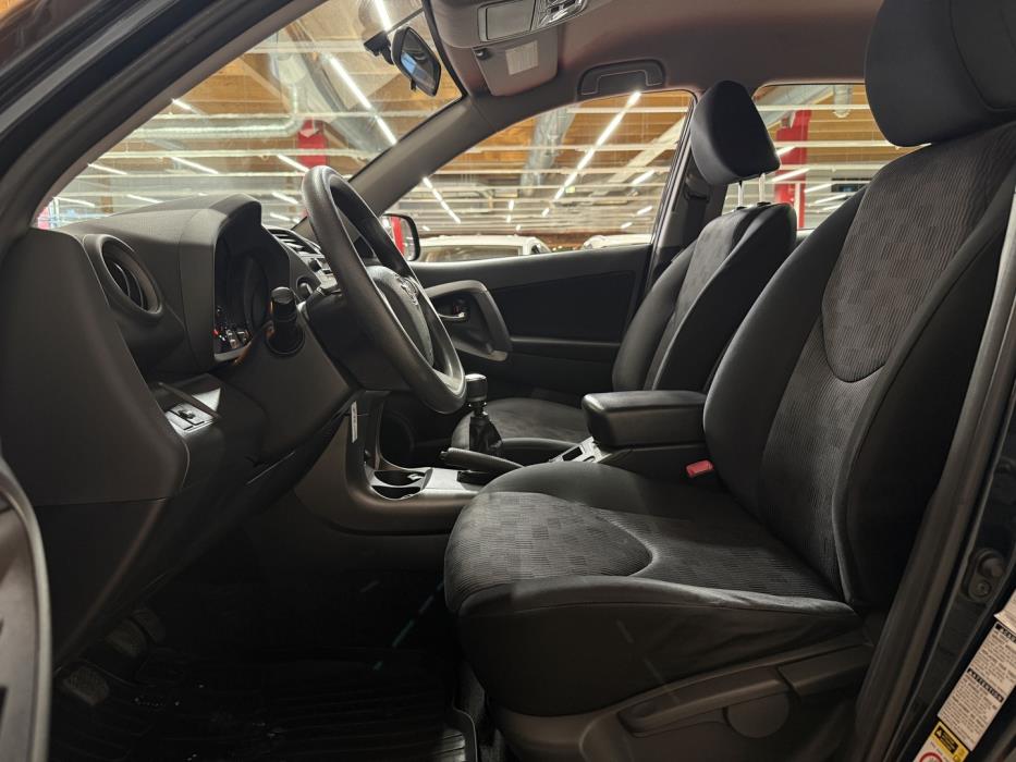 TOYOTA RAV4 2010