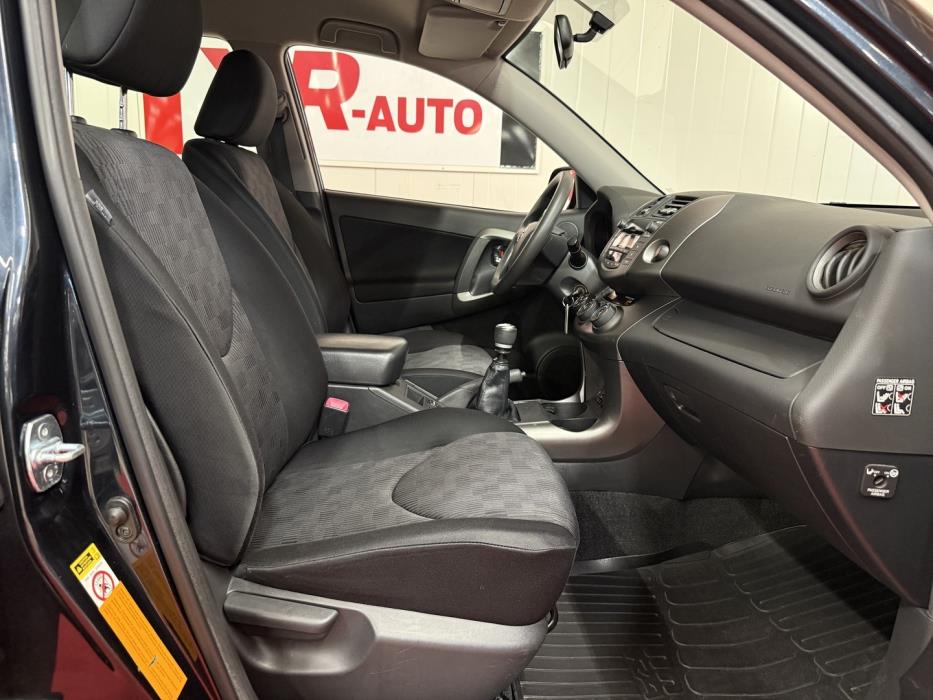 TOYOTA RAV4 2010