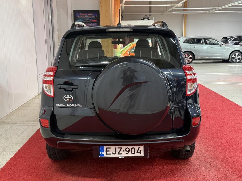 TOYOTA RAV4 2010