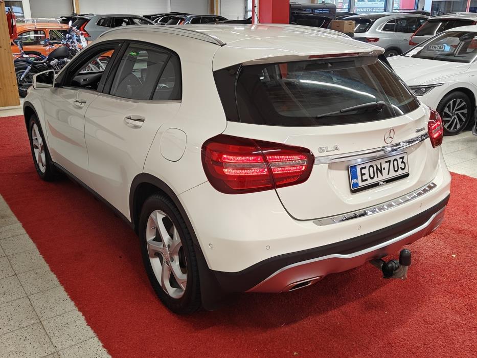MERCEDES-BENZ GLA 2017