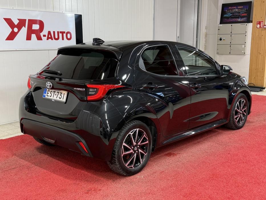 TOYOTA Yaris 2021