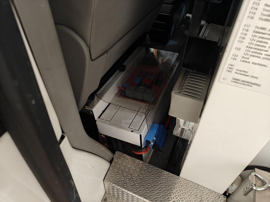 VOLKSWAGEN TRANSPORTER 2012