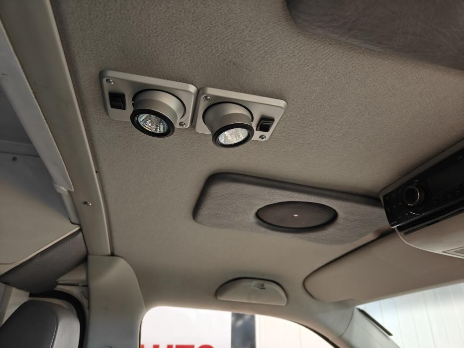 VOLKSWAGEN TRANSPORTER 2012