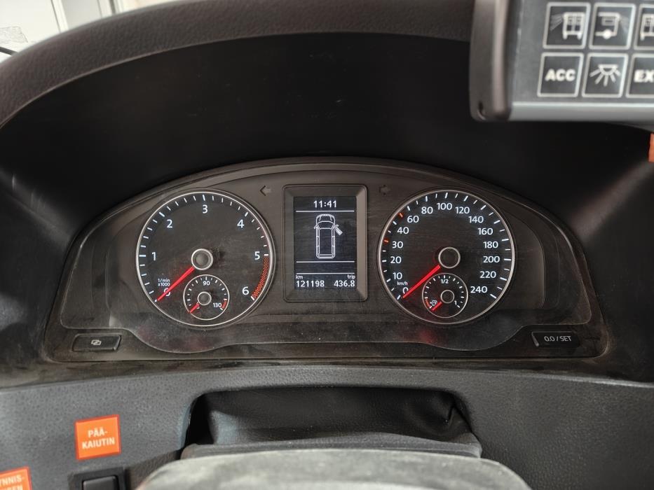 VOLKSWAGEN TRANSPORTER 2012