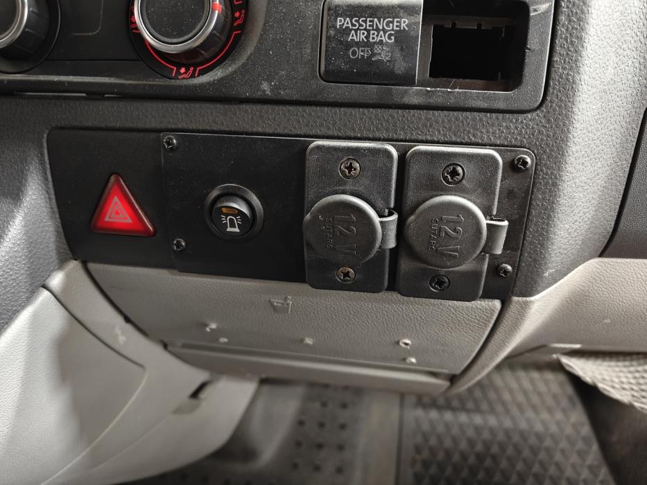 VOLKSWAGEN TRANSPORTER 2012