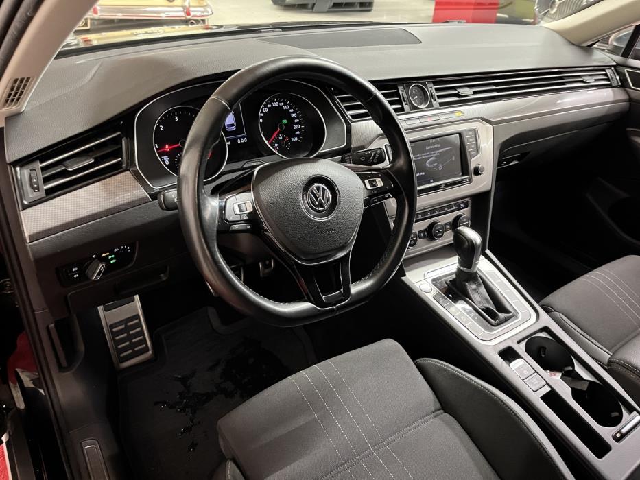 VOLKSWAGEN Passat 2017