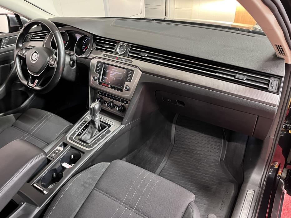 VOLKSWAGEN Passat 2017