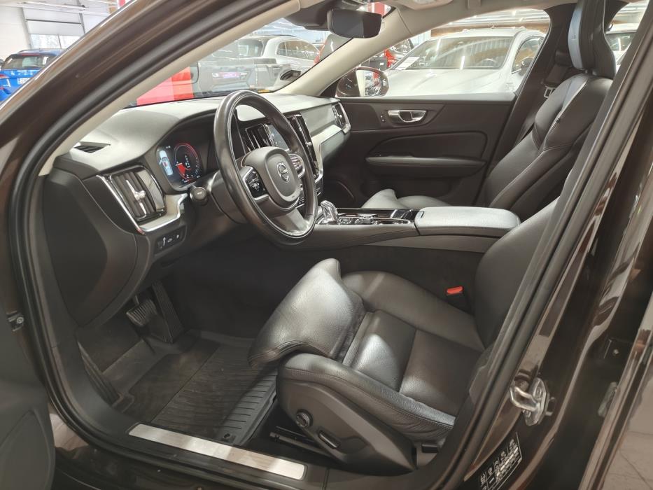 VOLVO V60 2019