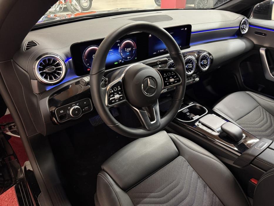 MERCEDES-BENZ CLA 2023
