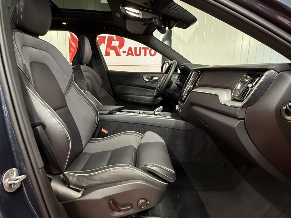 VOLVO XC60 2023