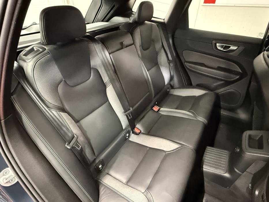 VOLVO XC60 2023
