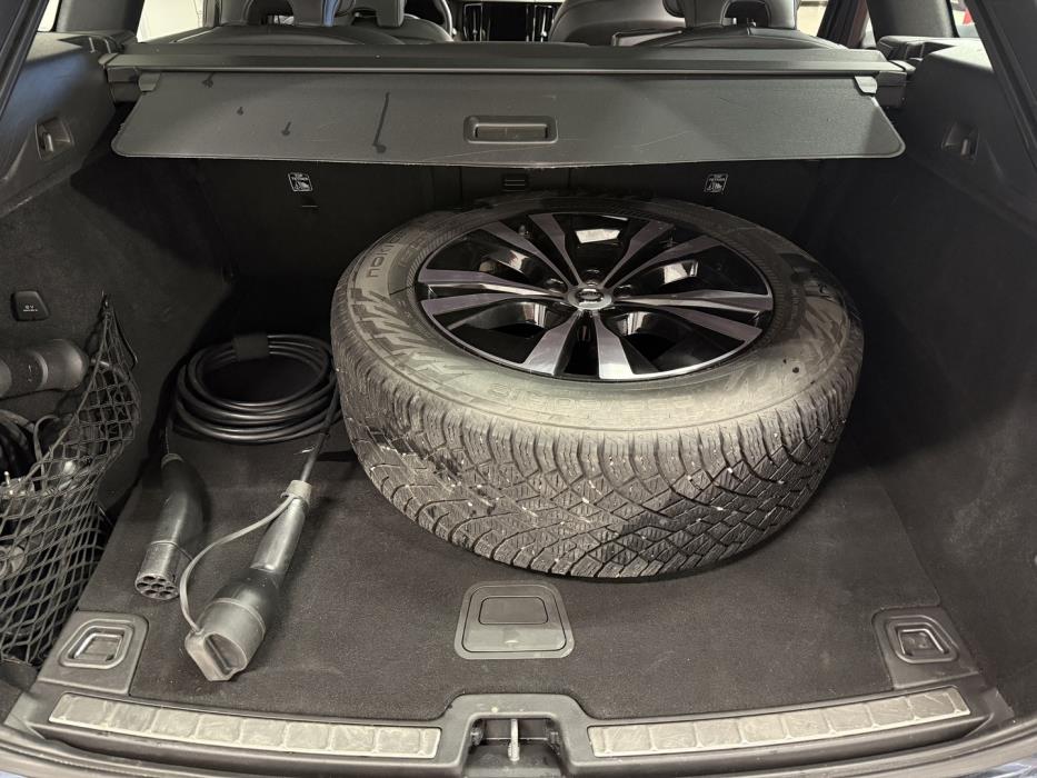 VOLVO XC60 2023
