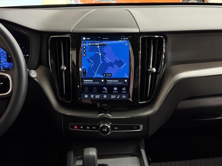 VOLVO XC60 2023