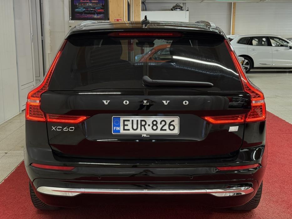 VOLVO XC60 2023