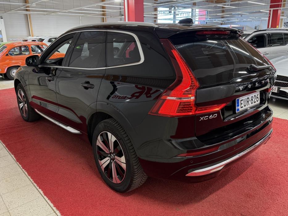 VOLVO XC60 2023