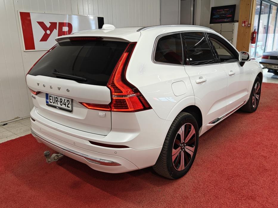 VOLVO XC60 2023