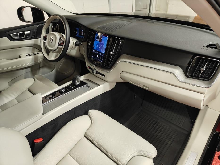 VOLVO XC60 2024
