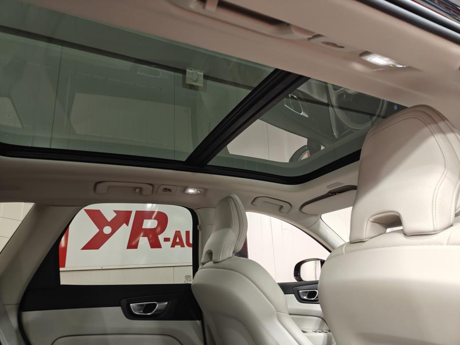 VOLVO XC60 2024