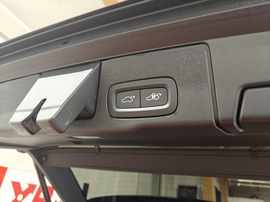 VOLVO XC60 2024