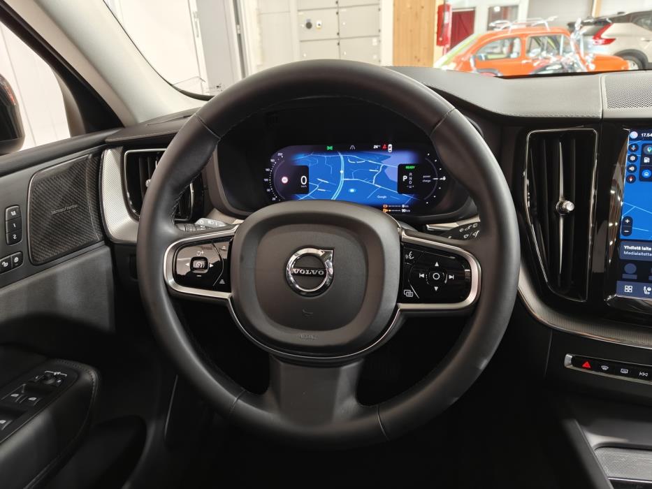 VOLVO XC60 2023