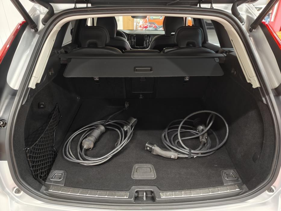 VOLVO XC60 2023