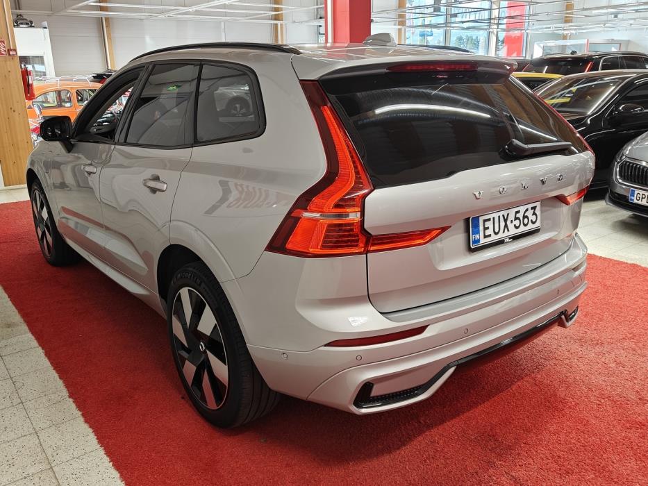 VOLVO XC60 2023