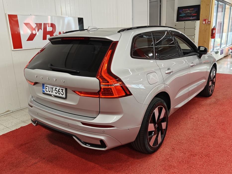 VOLVO XC60 2023