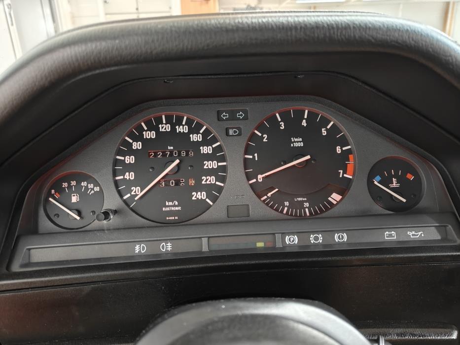 BMW 320 1991