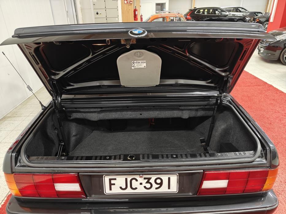 BMW 320 1991