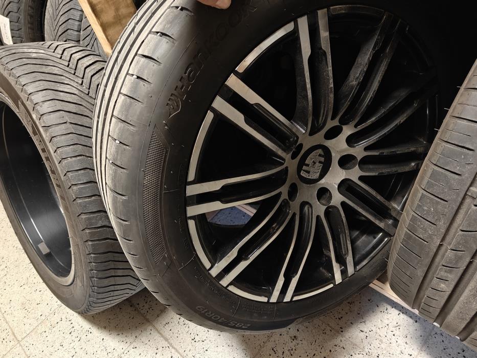 PORSCHE Panamera 2012