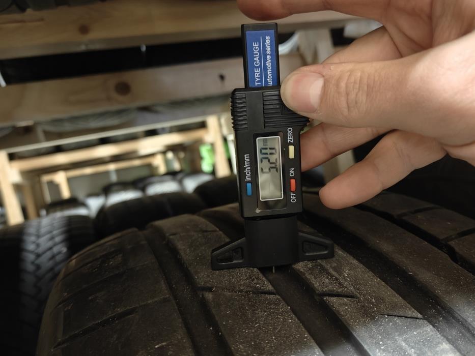 PORSCHE Panamera 2012