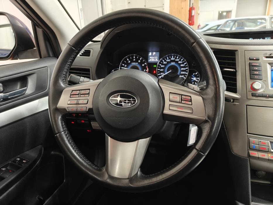 SUBARU Legacy 2013