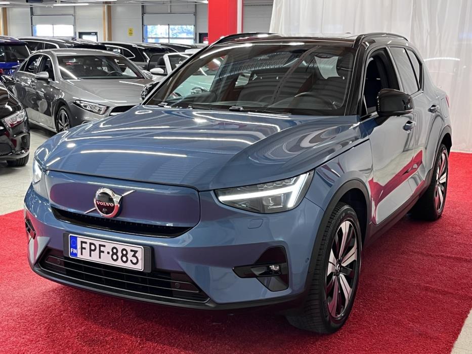 VOLVO XC40 2023