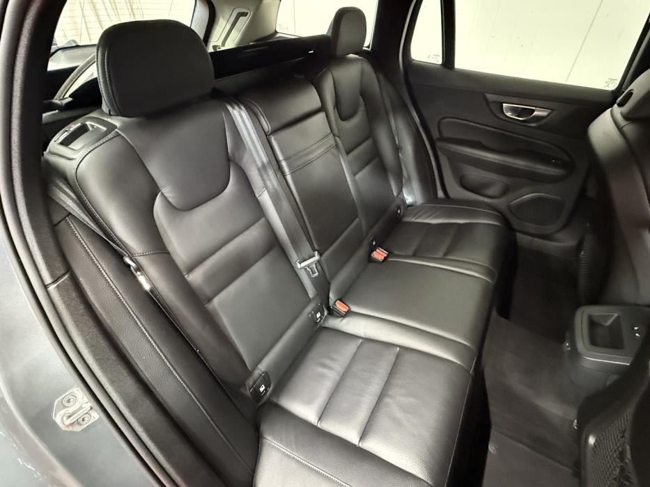 VOLVO V60 2021