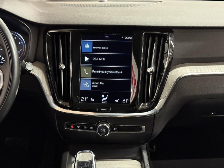 VOLVO V60 2021