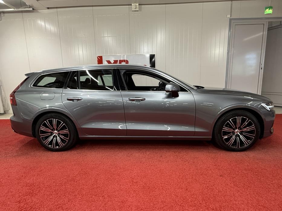 VOLVO V60 2021