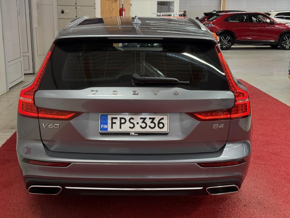 VOLVO V60 2021