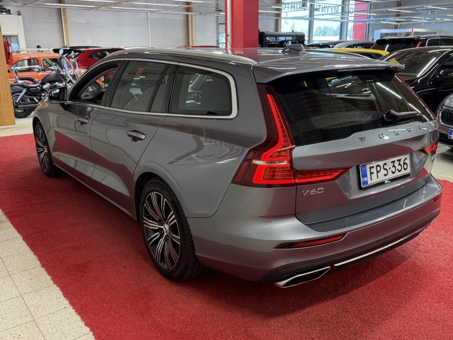 VOLVO V60 2021