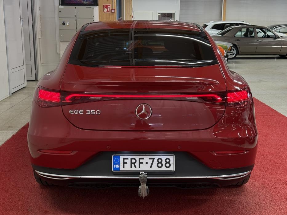 MERCEDES-BENZ EQE 2023