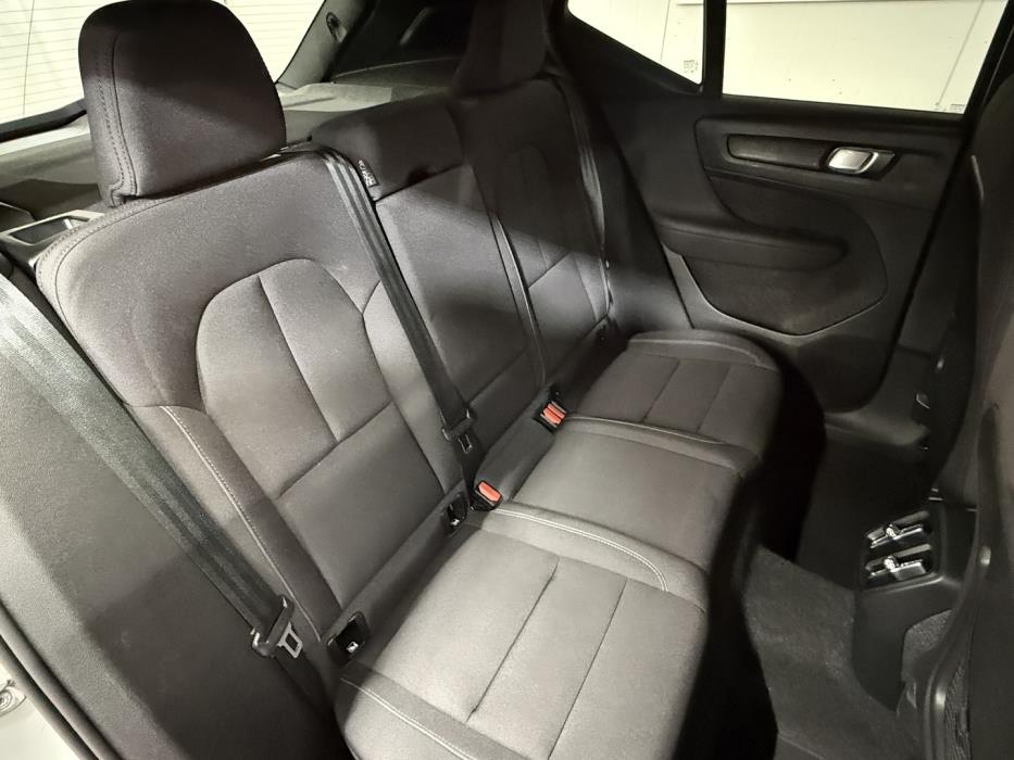 VOLVO XC40 2023