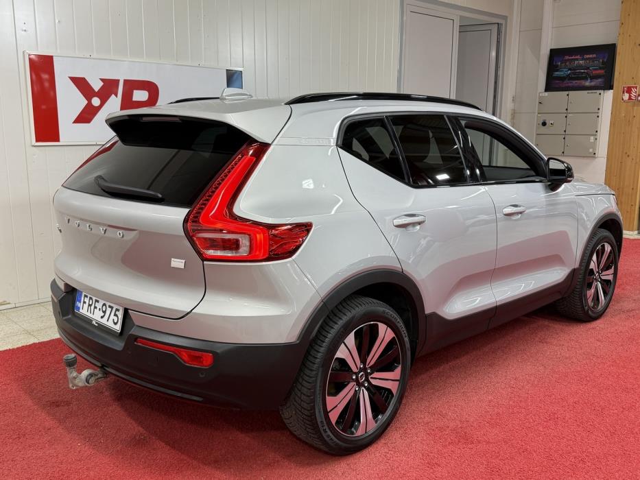 VOLVO XC40 2023