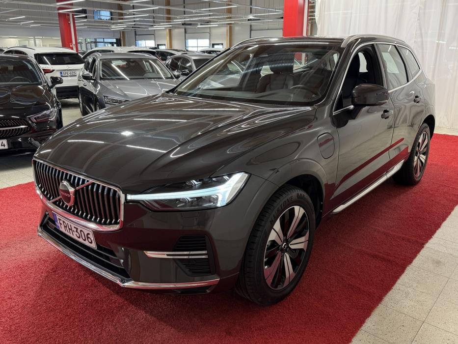 VOLVO XC60 2023